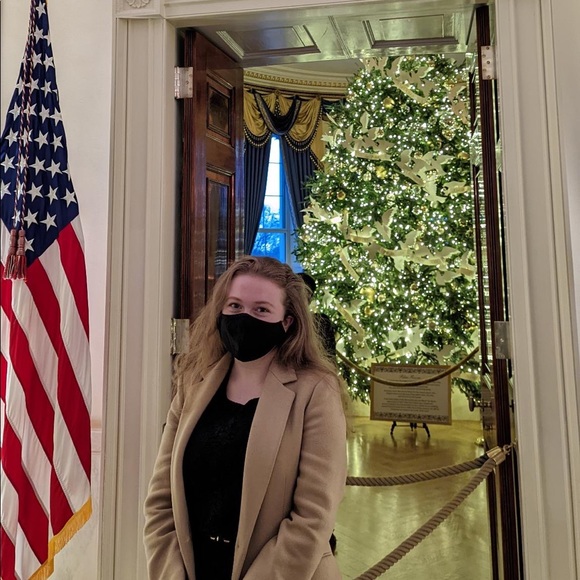 Meet your Posher, Ursula - Picture 1 of 1